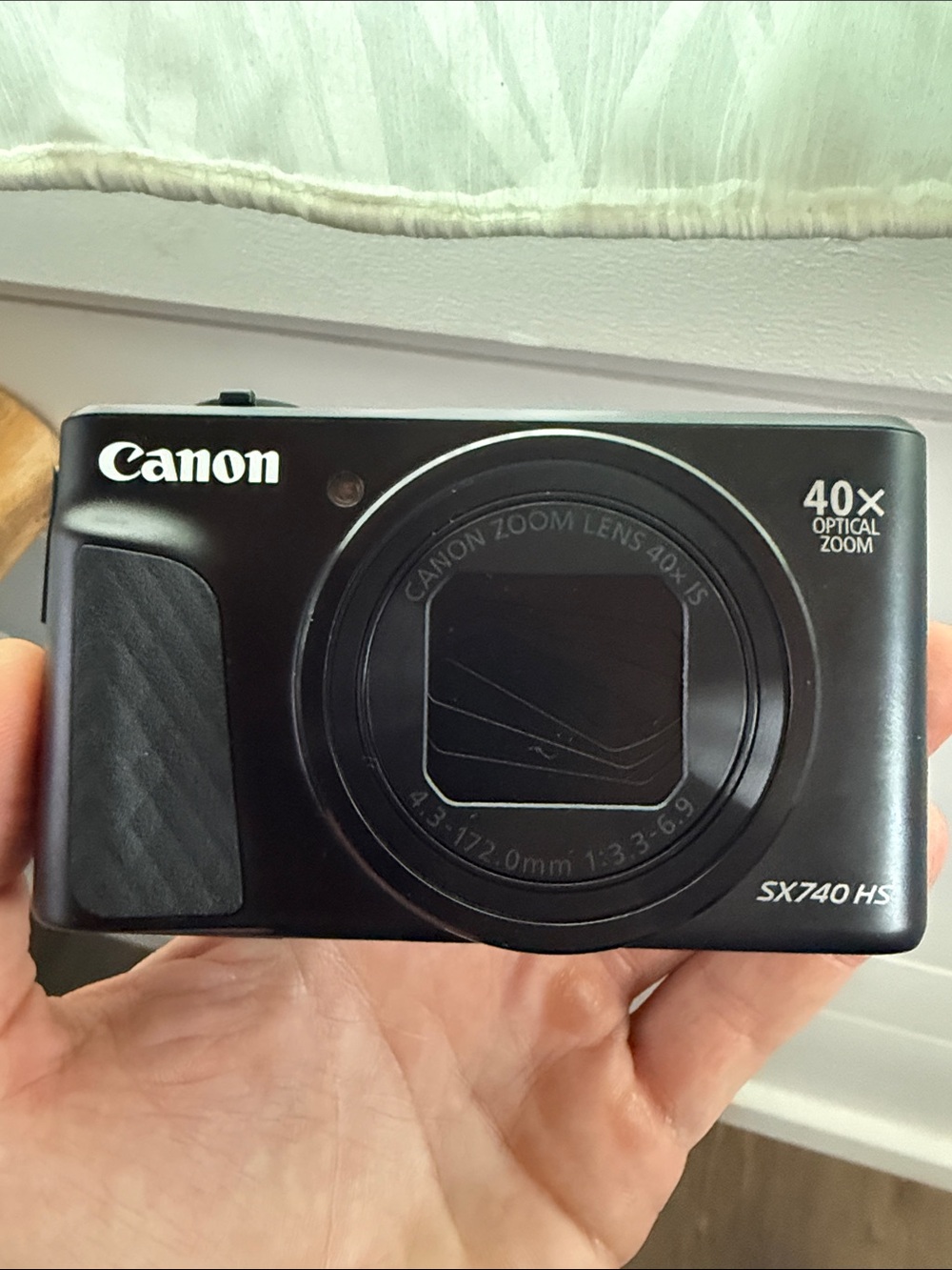 Canon SX740 HS Compact Digital Camera in Black